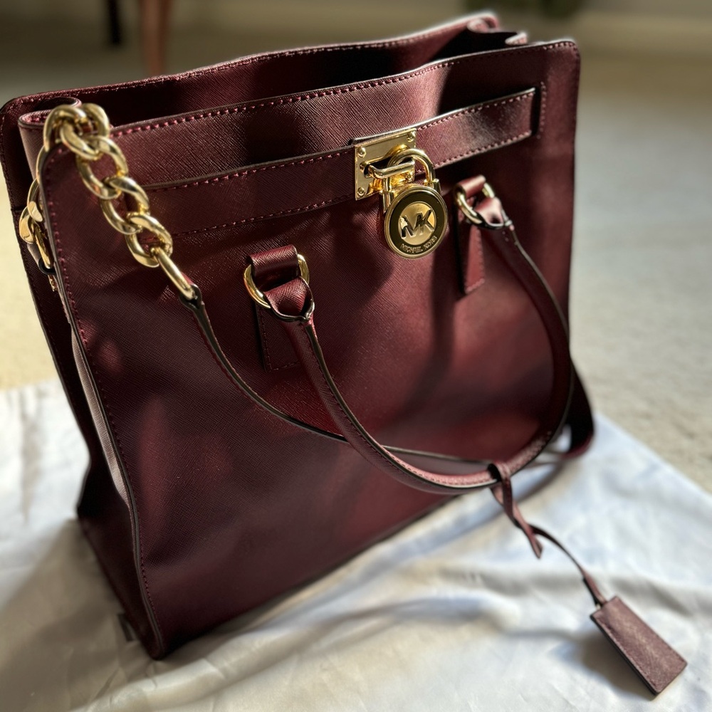 MICHAEL KORS
Hamilton Saffiano Leather Large North South Tote - Claret